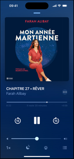 écran d’un iPhone affichant un livre audio. Sous l’image de la couverture se trouvent les commandes de lecture, soit un bouton Lecture, des boutons pour avancer ou reculer de 15 secondes, et un curseur de volume