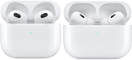 ?arj kutular?n?n kapaklar? a??k duran AirPods ve AirPods Pro