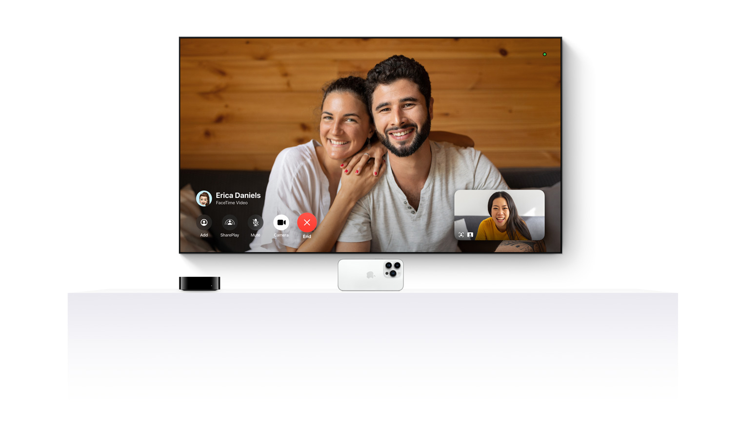 Apple TV 4K 與 iPhone 配合運作，將 FaceTime 帶到平面電視上